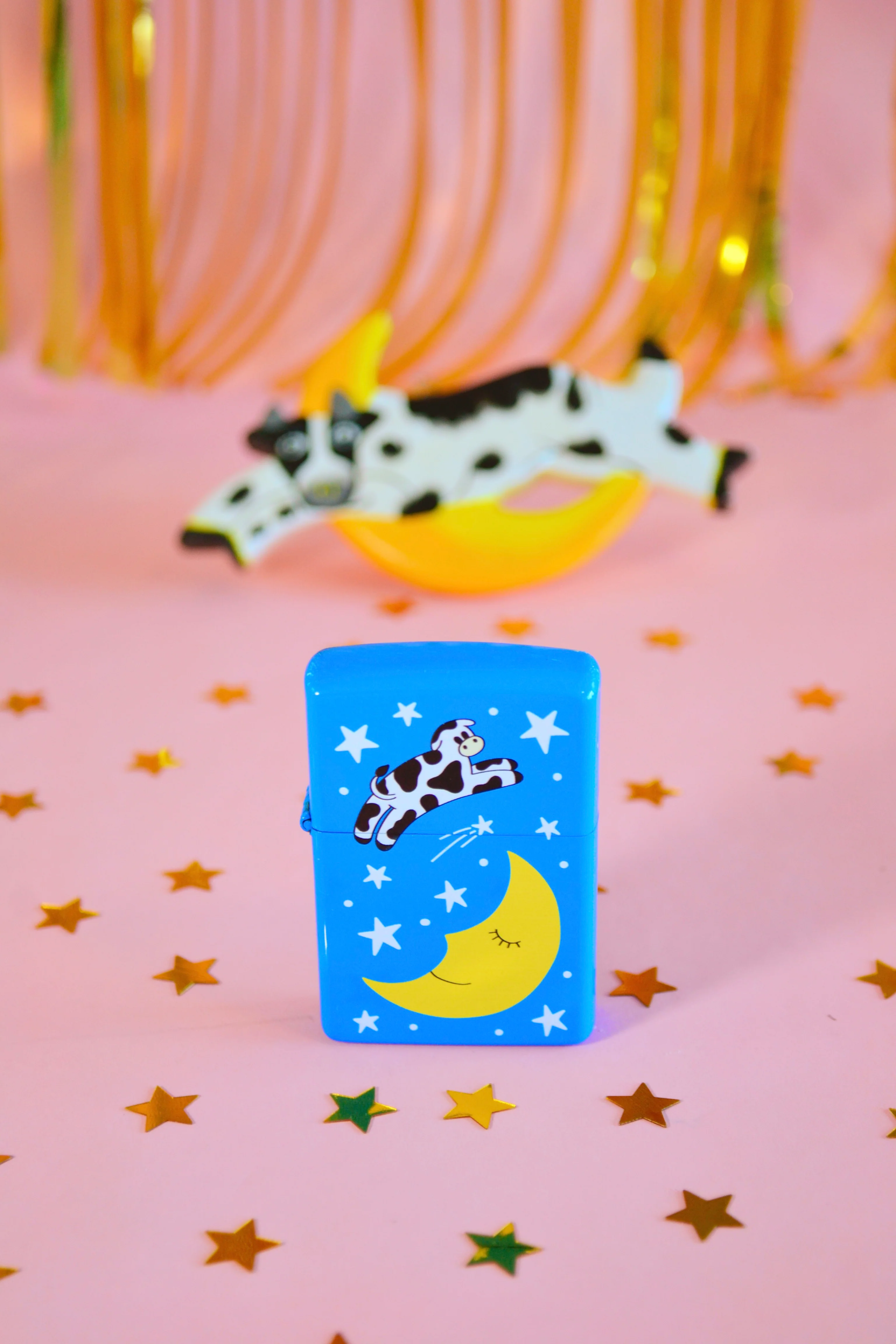 Cow Over The Moon Lighter - Image 3