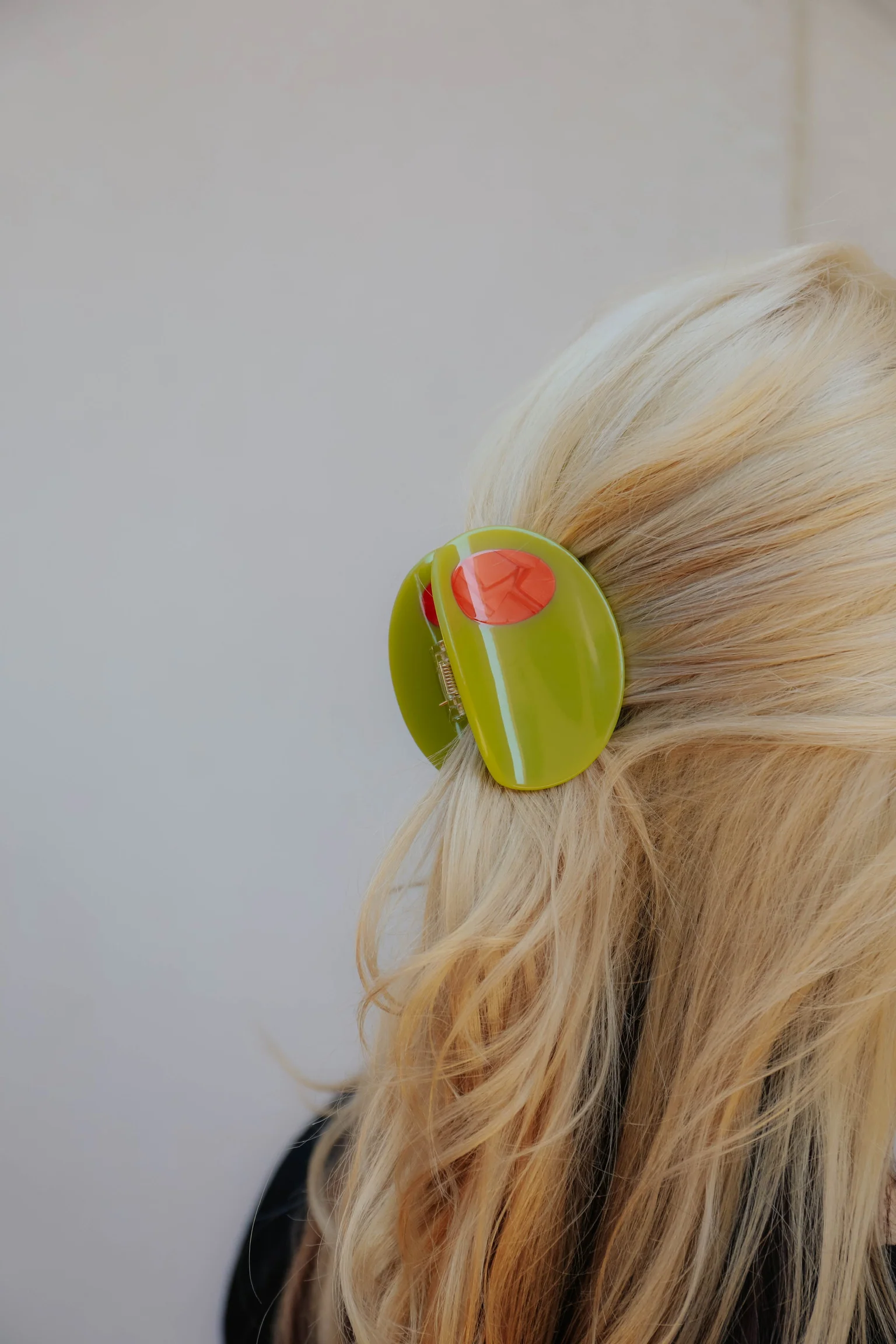 Jumbo Stuffed Olive Hair Claw - Image 4