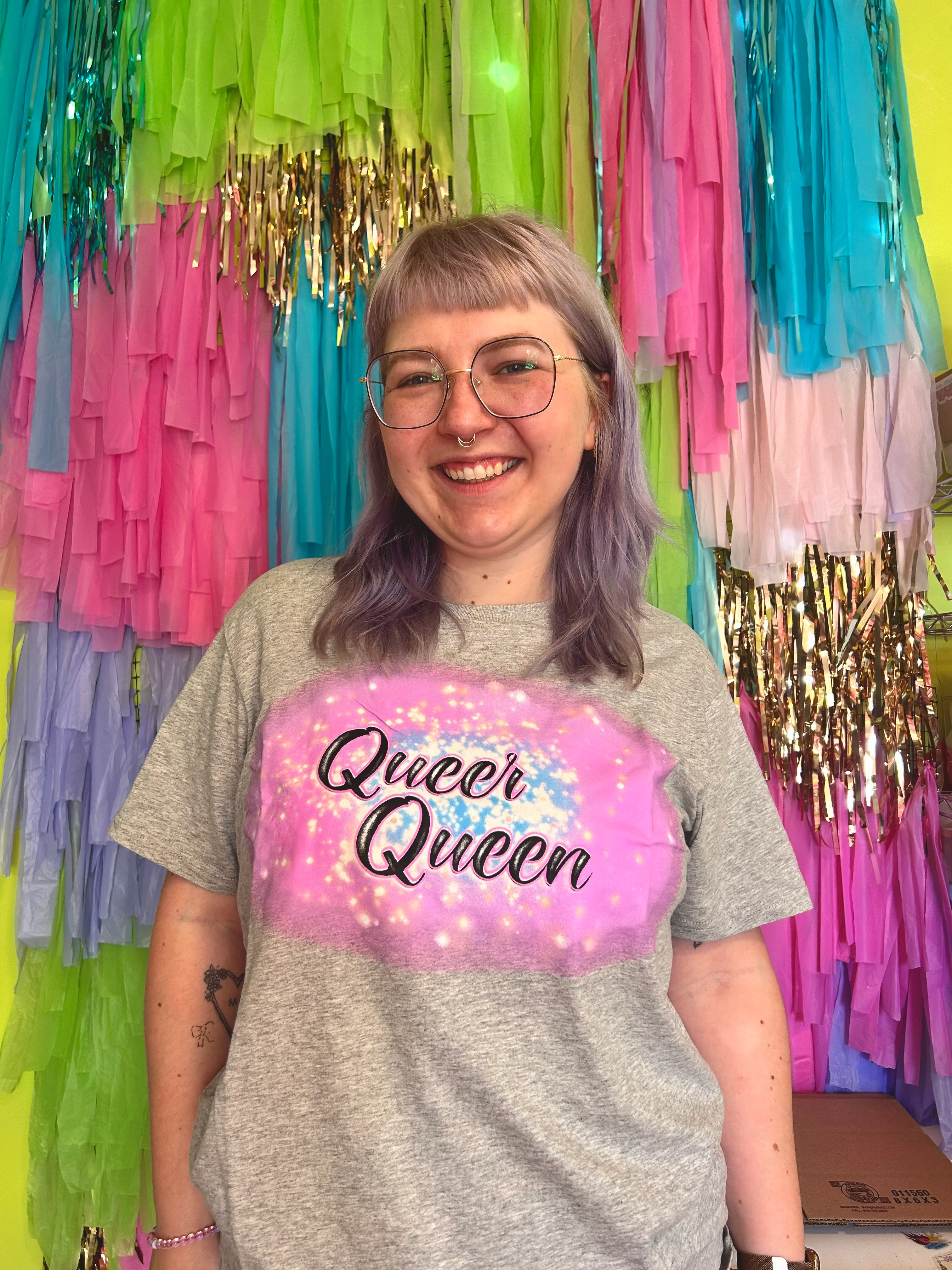 Queer Queen Shirt - Image 12