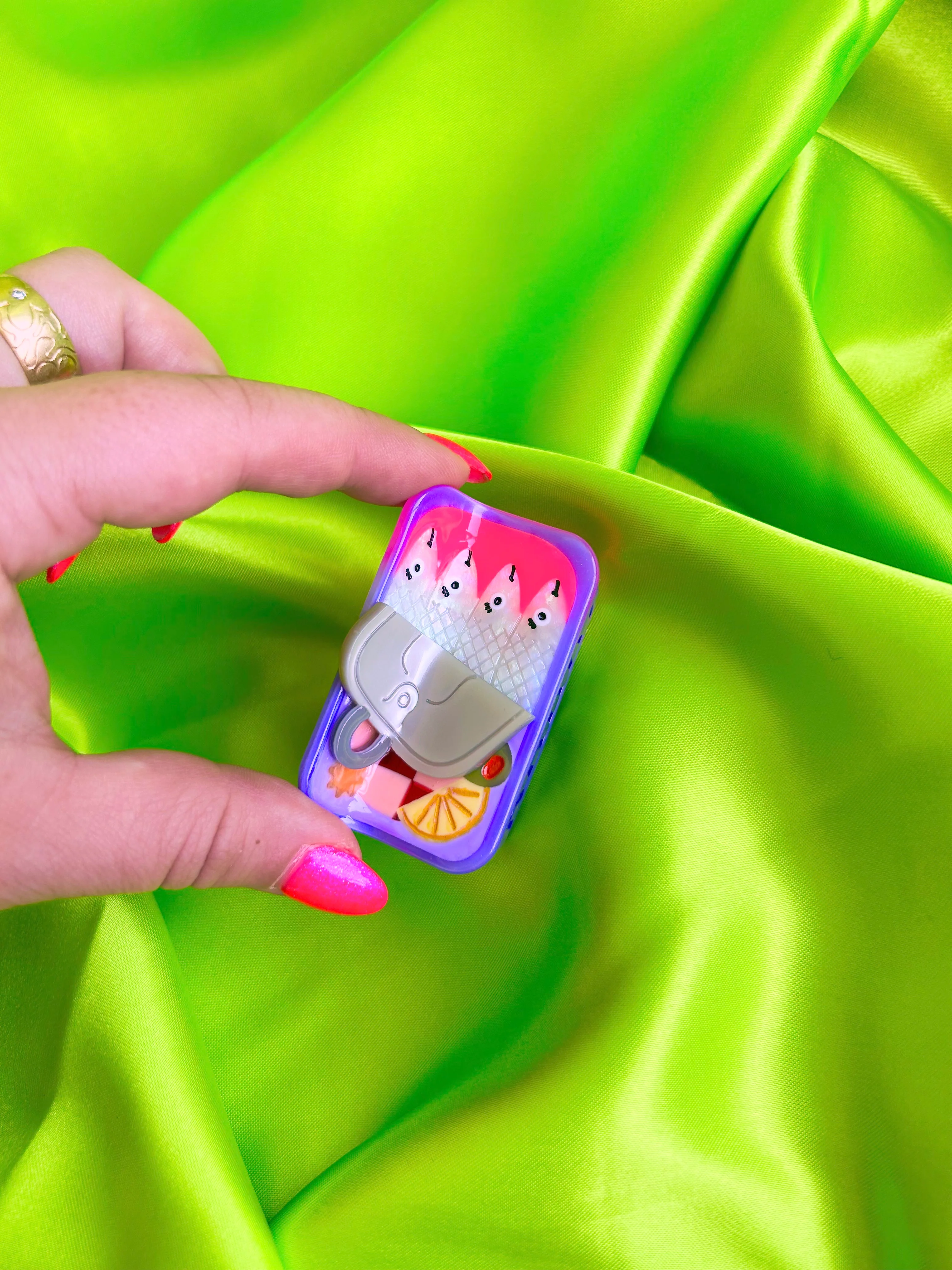 Sardine Hair Claw - Image 7