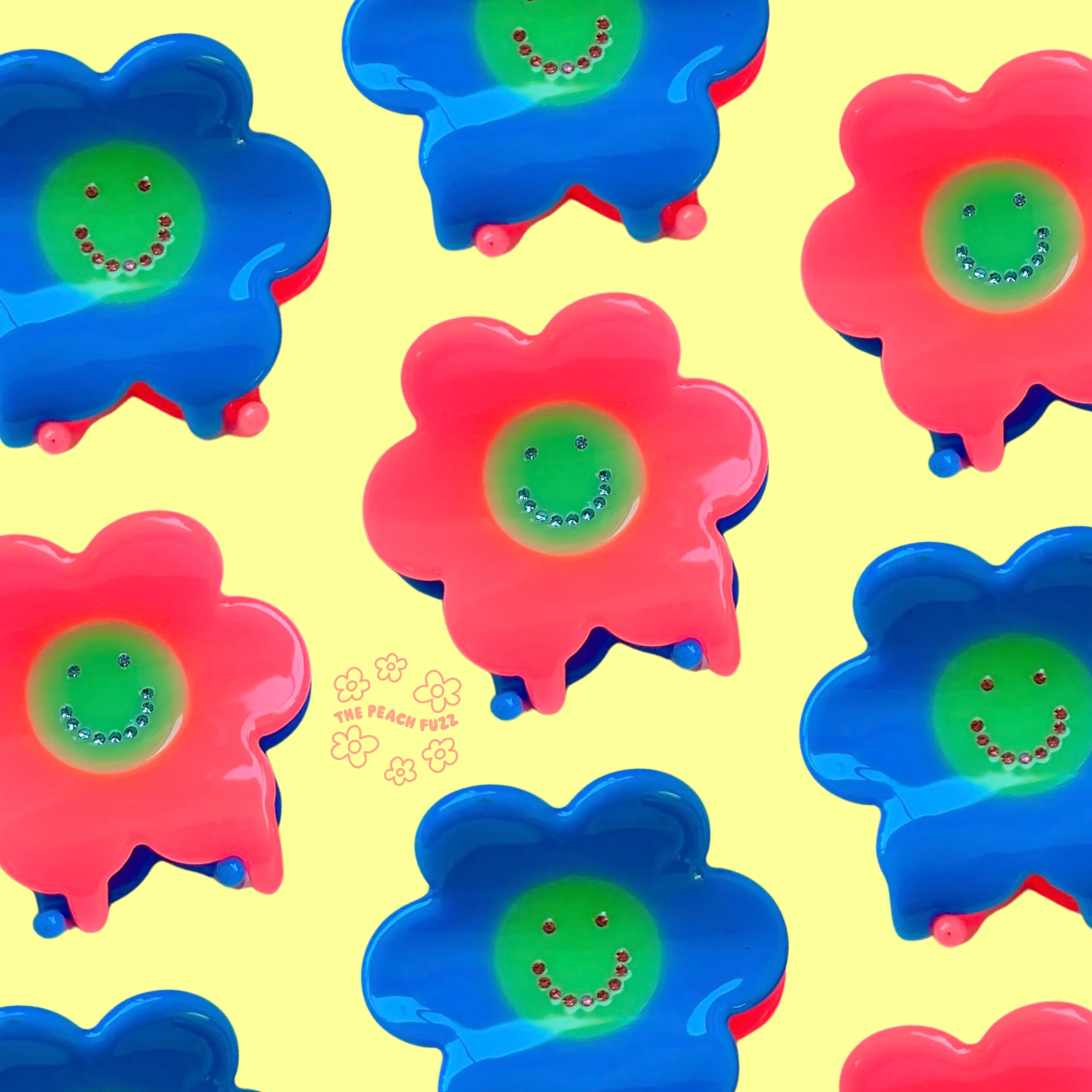 Smiley Flower Mini Hair Claw - Image 4